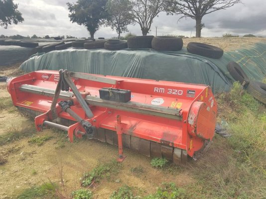 Broyeur à axe horizontal Kuhn RM 320