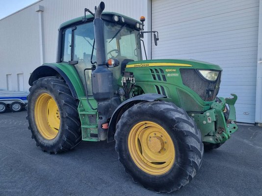 Tracteur agricole John Deere 6120M