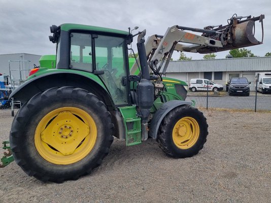 Tracteur agricole John Deere 6120M