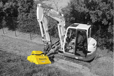 Matériel forestier - Broyeur de branches - Tête de broyage à marteaux mobiles sur pelle