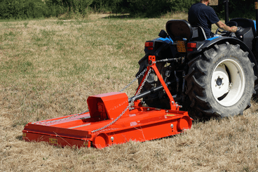 Herbes et entretien - 3 points entretien - Gyrobroyeur DMK 90