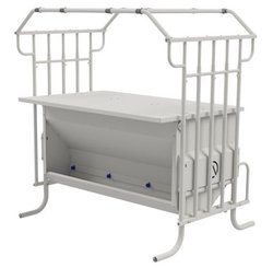 Elevage - Accessoires tubulaires - Trémie À Veaux 2M50 Simple Côté Avec Enclos Basculant Prix Net