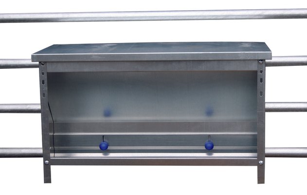 Elevage - Accessoires tubulaires - Tremie Sur Panneau Ou Barriere 1M20