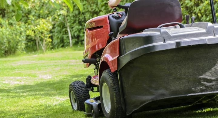 Préserver sa batterie de tracteur tondeuse pour l’hiver