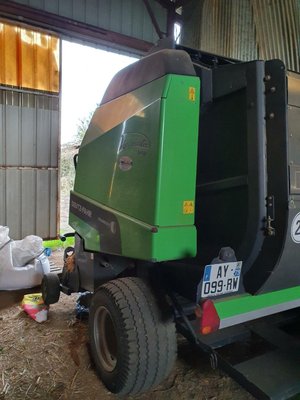 Presse à balles rondes Deutz-Fahr Varimaster 590