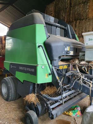 Presse à balles rondes Deutz-Fahr Varimaster 590