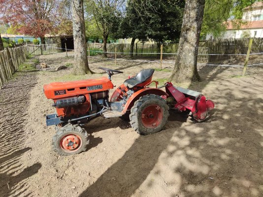 Tracteur autre - B5001